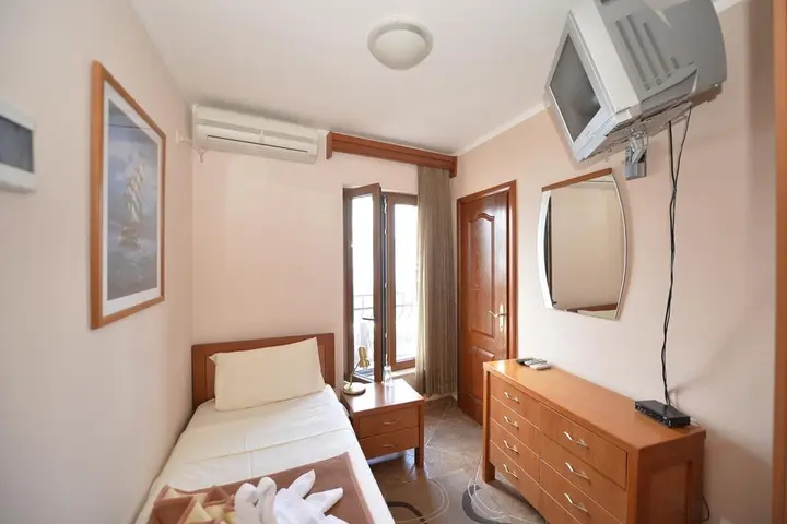 Крашичи: Hotel Anderba