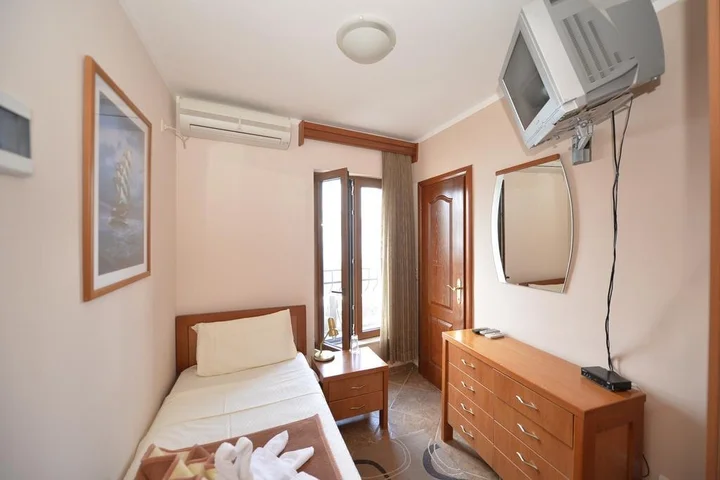 Крашичи: Hotel Anderba