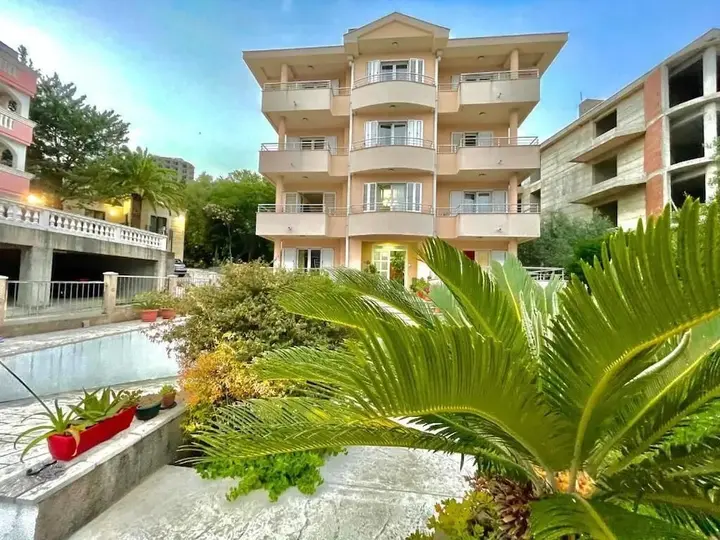 Будва: Apartments Boreta Becici