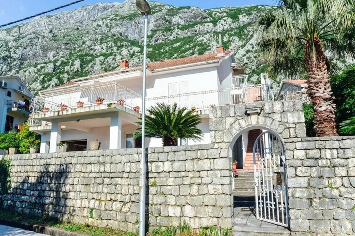 Доброта: Waterfront Apartment Petrovina