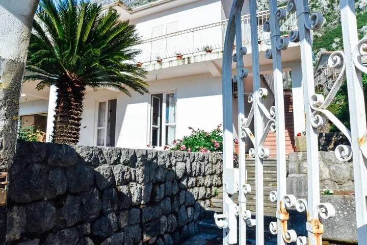 Доброта: Waterfront Apartment Petrovina
