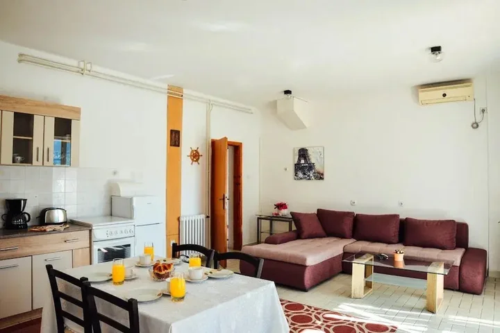 Доброта: Waterfront Apartment Petrovina