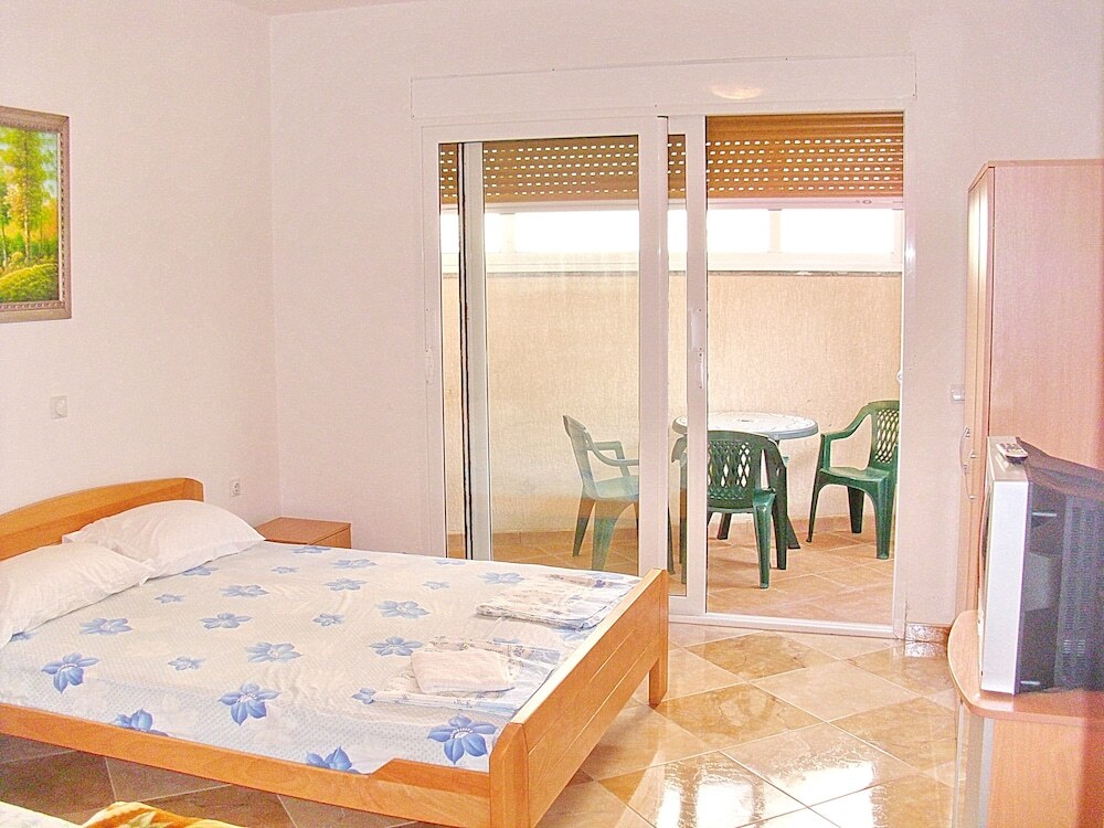 Ульцинь: Panorama Apartments & Rooms