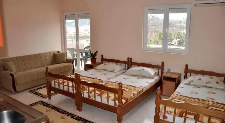 Ульцинь: Apartments Perezaj