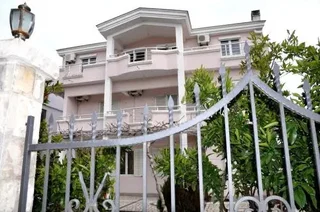 Ульцинь: Apartments Perezaj