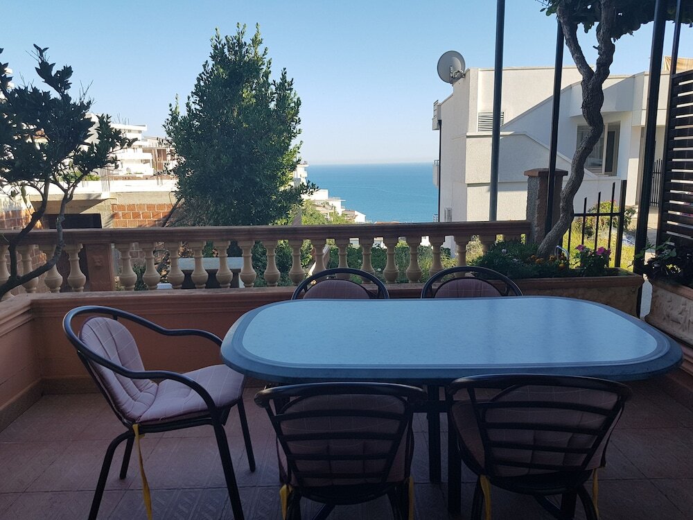 Ульцинь: Adriatic