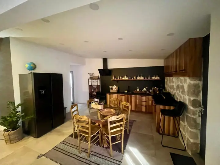 Доброта: Tianis Apartments