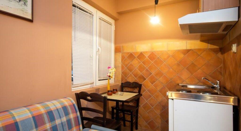 Доброта: Tianis Apartments