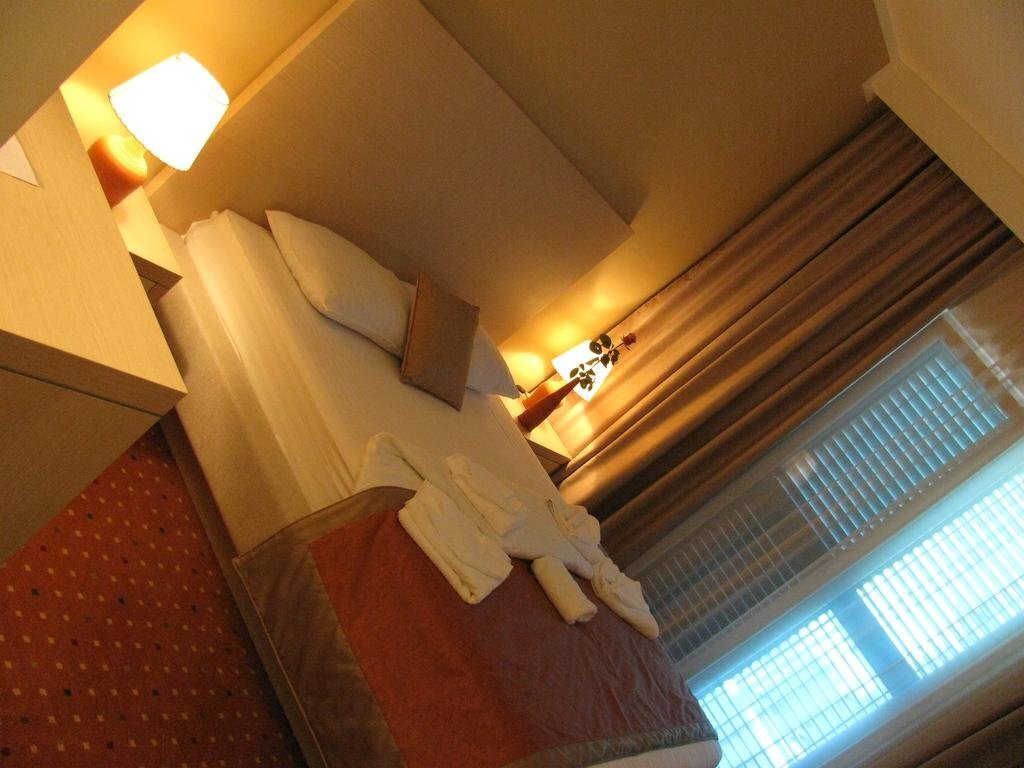 Тиват: Hotel San
