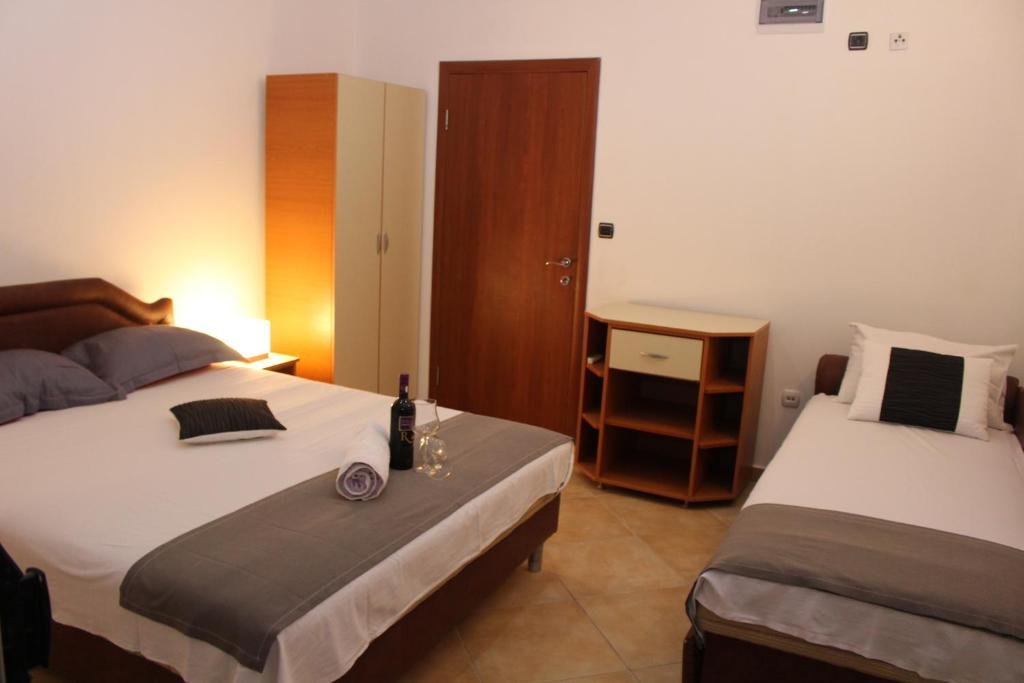 Ульцинь: Apartments Perezaj II