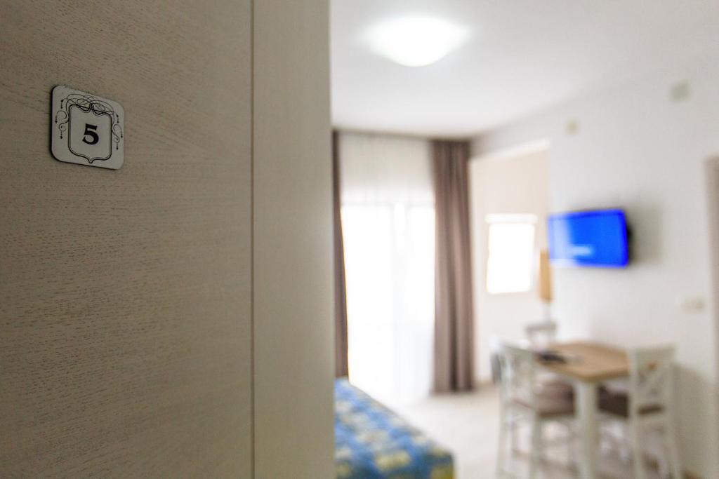 Бар: Apartments Saric