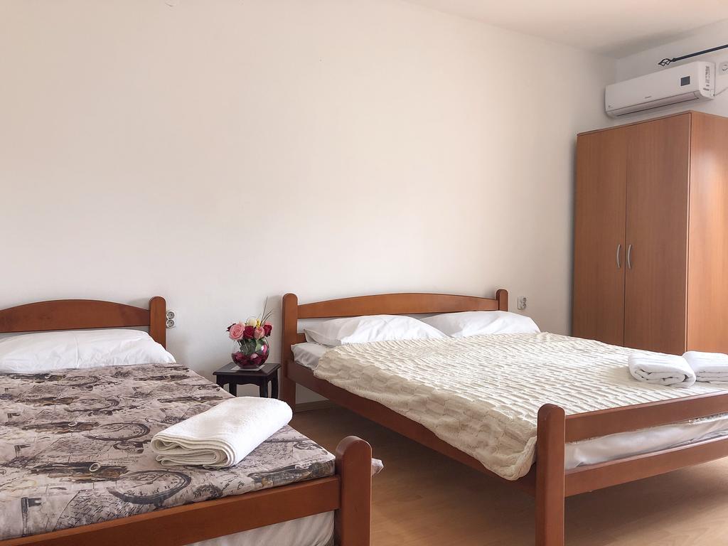 Ульцинь: Llazorja Studios and Rooms