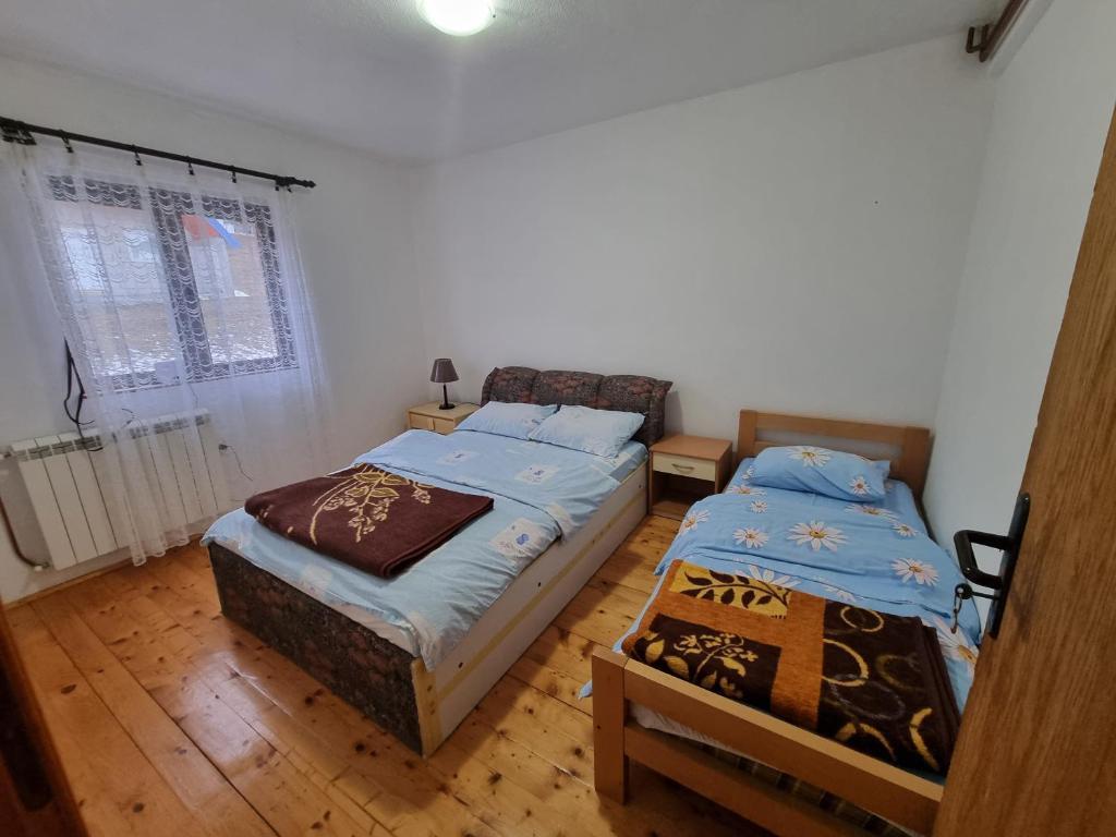 Жабляк: Apartments Đurđić