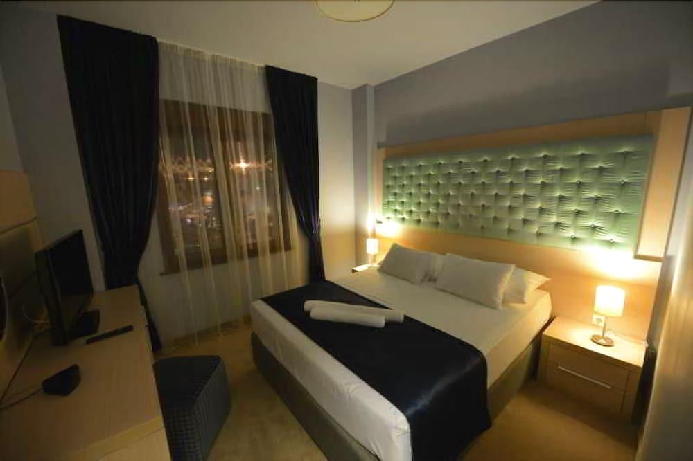 Будва: Hotel Princ