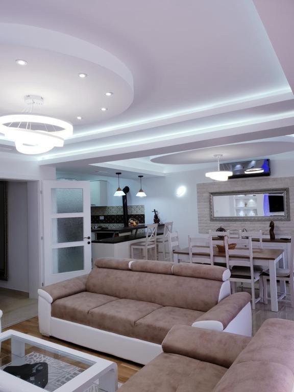 Ульцинь: Apartments Mediteran
