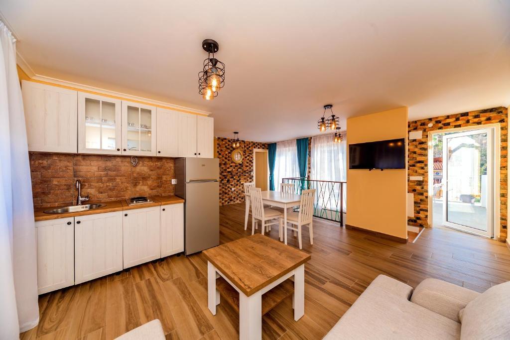 Сутоморе: Apartments and Rooms Sole Mar