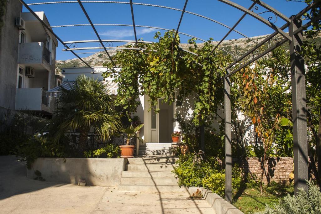 Сутоморе: Apartments and Rooms Sole Mar