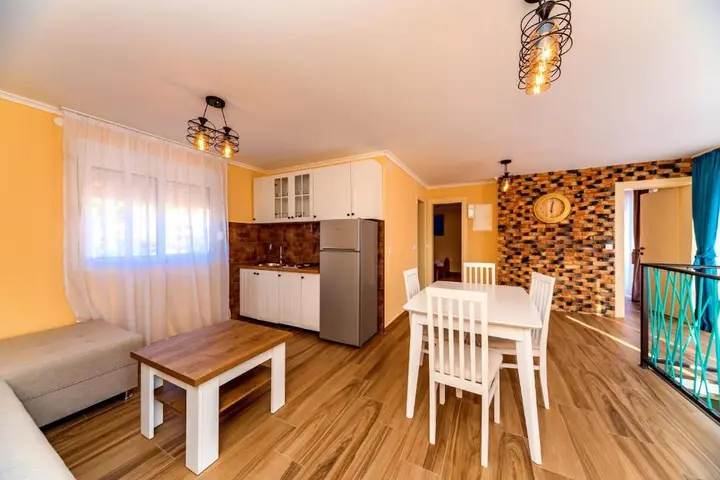 Сутоморе: Apartments and Rooms Sole Mar