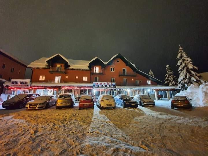 Жабляк: Hotel Lovac