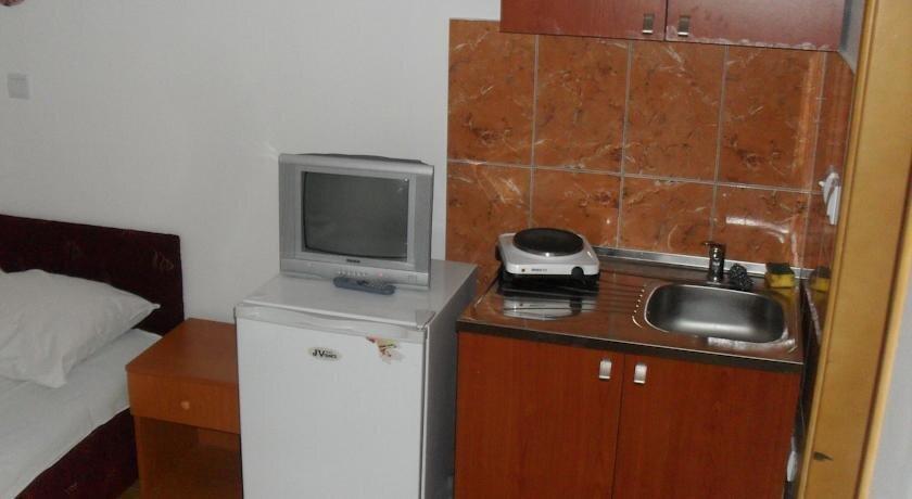 Жабляк: Hotel Lovac