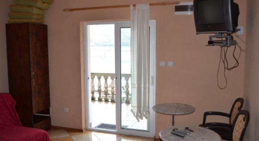 Столив: Apartments Radonjić
