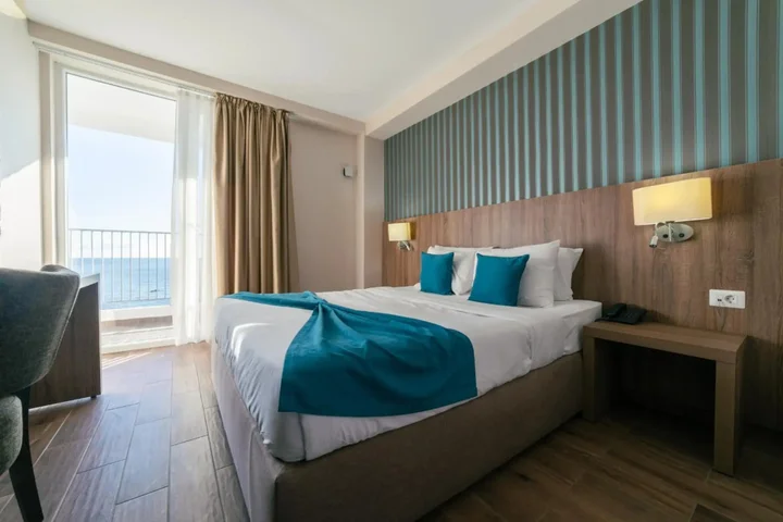 Сутоморе: Hotel Sato