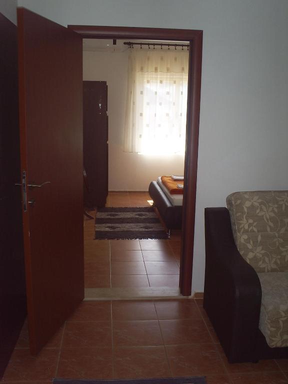 Ульцинь: Apartmani Dado