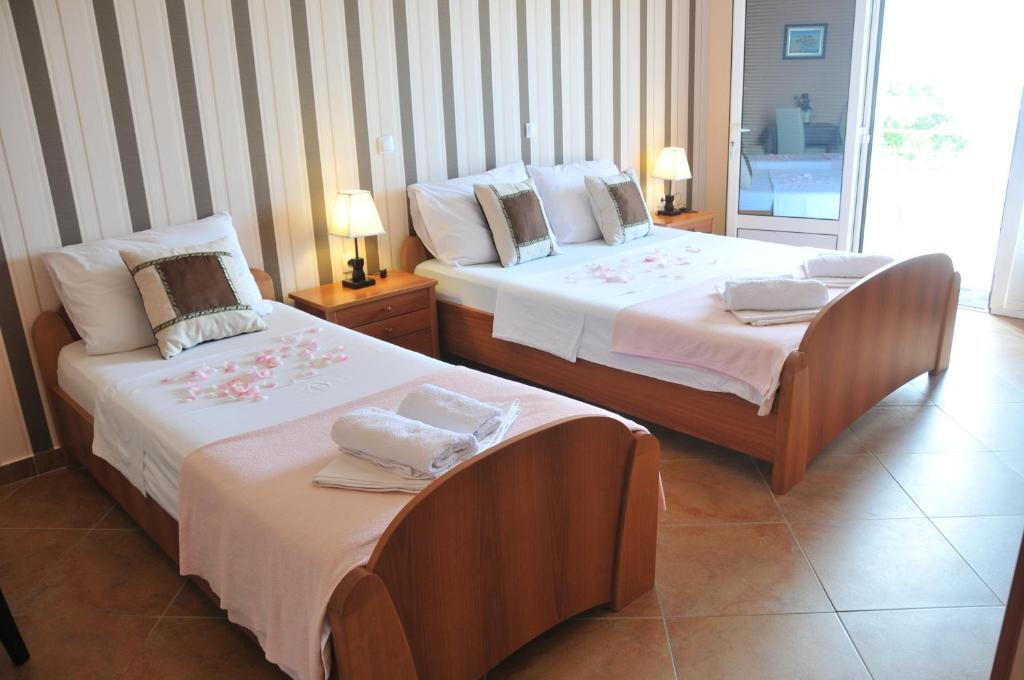 Ульцинь: Apartments Nikić