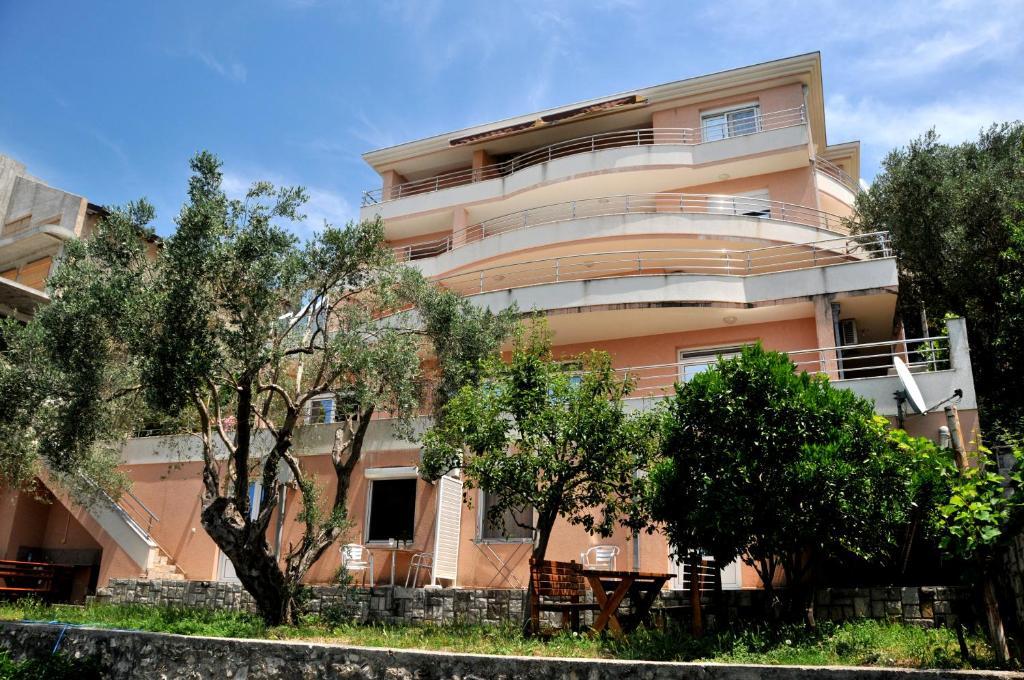 Ульцинь: Apartments Nikić