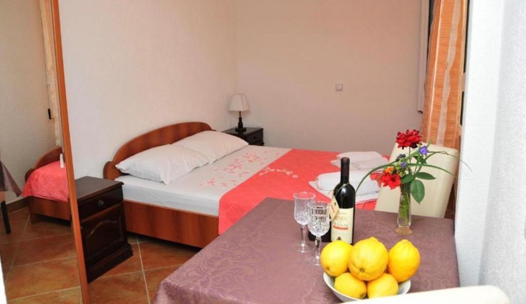 Ульцинь: Apartments Nikić