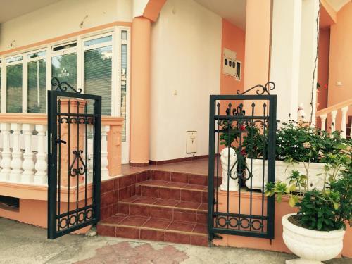 Ульцинь: Apartments Delfin