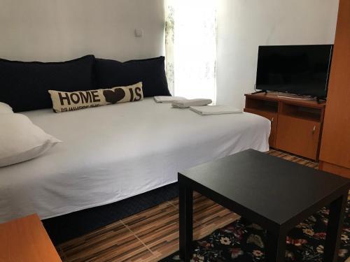 Ульцинь: Apartments Delfin