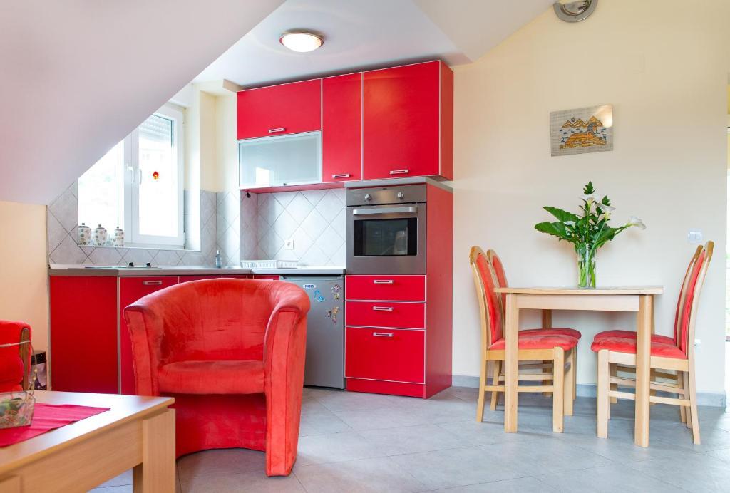 Тиват: Apartments Teodo