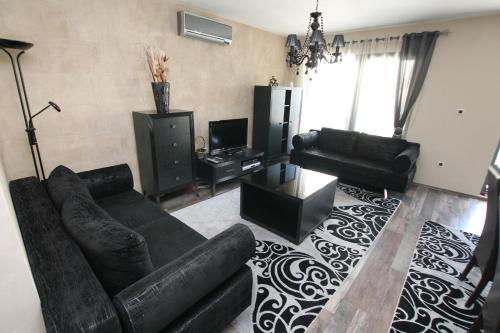 Доброта: Dekaderon Lux Apartments