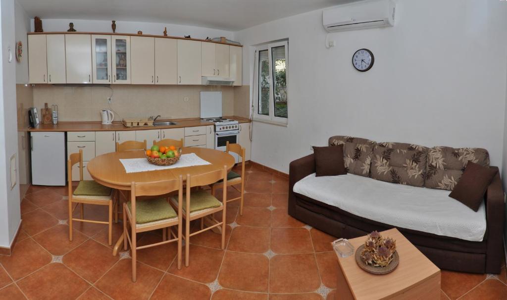Тиват: Apartments Miana