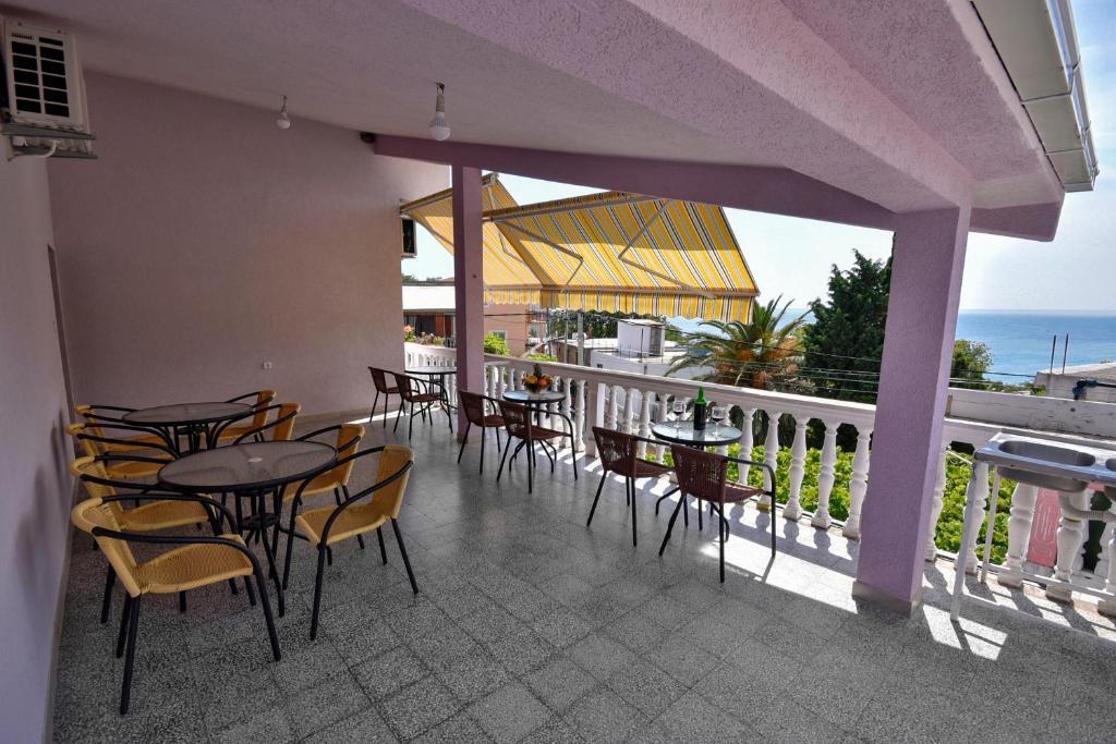Сутоморе: Guest House Vukmarković