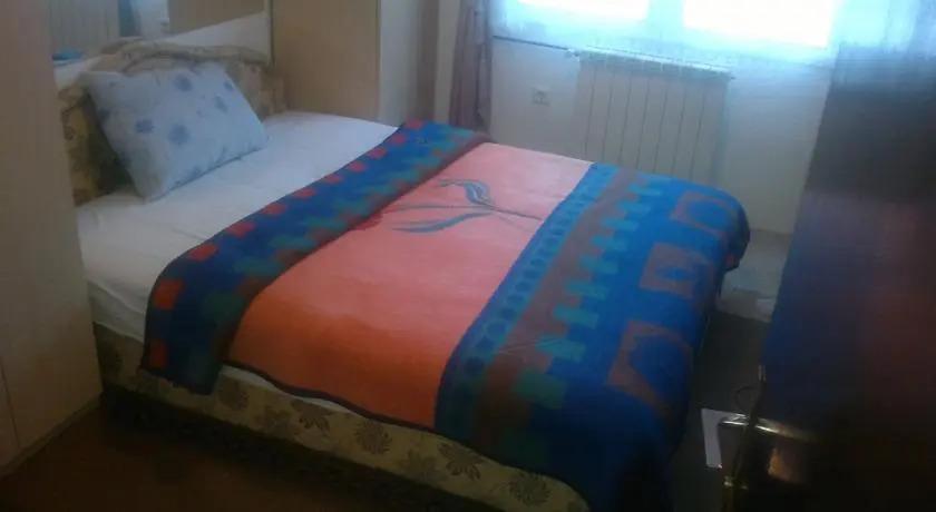 Жабляк: Guest House Kavedžić