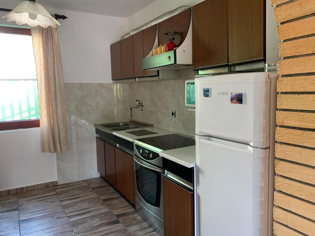 Ульцинь: Holiday Home Bratica