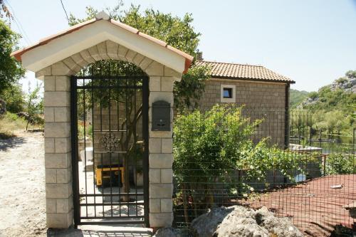 Даниловград: Paradise Lake House