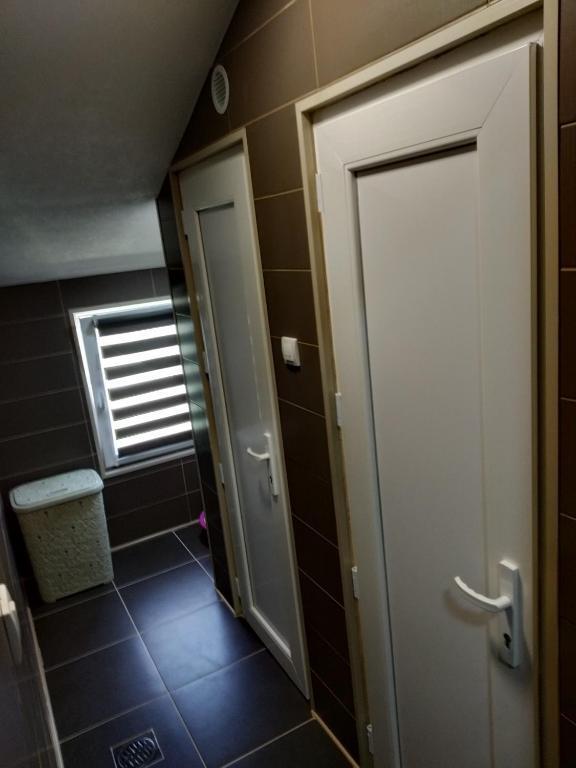 Жабляк: Guest House RG