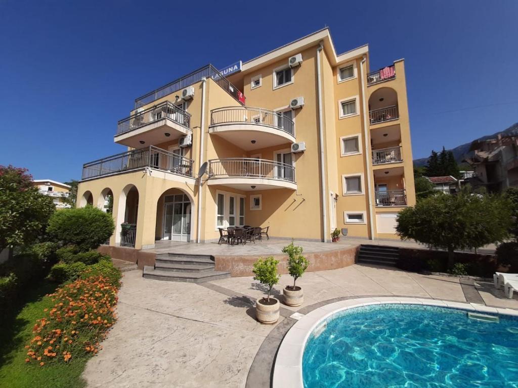 Сутоморе: Villa Laguna