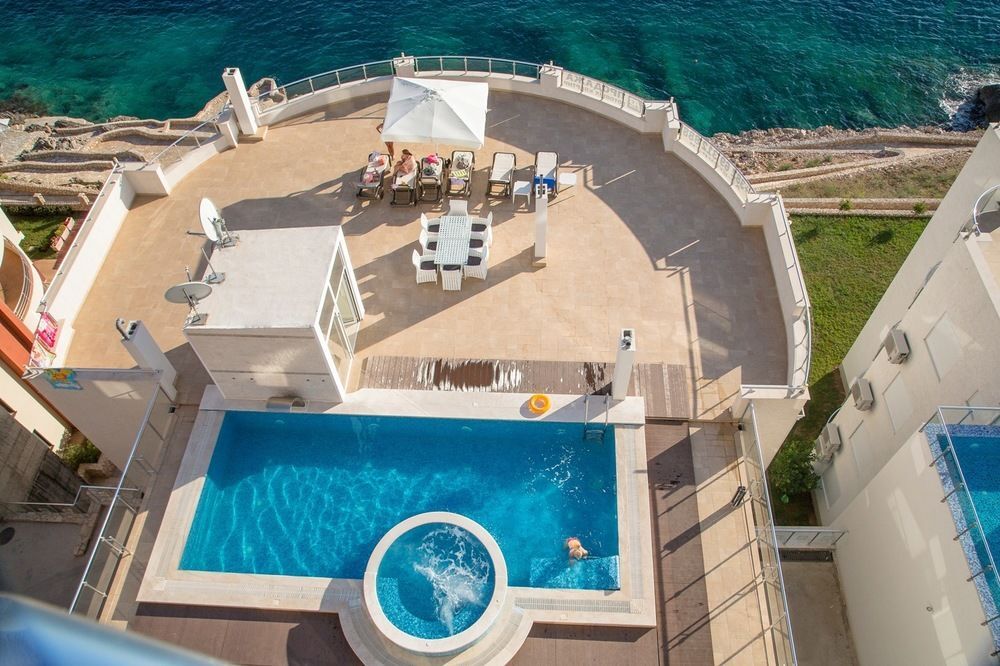 Добро Вода: Sky Fort