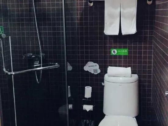 Шэньян: Motel  Hotel (Shenyang Wuai Market Xiaonan gas station store)