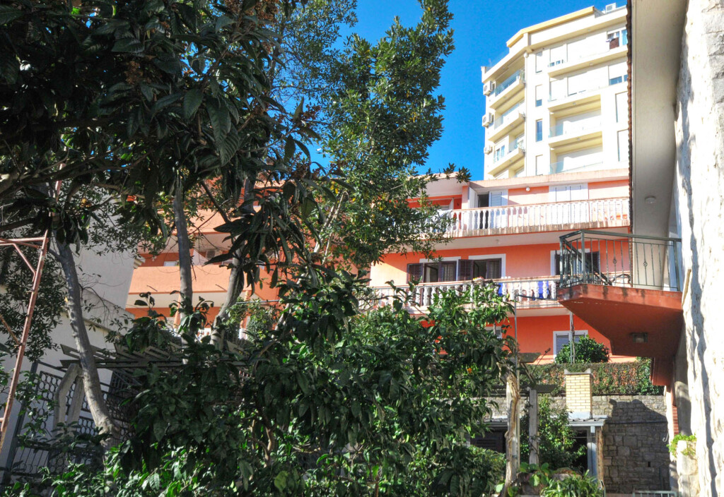 Будва: Apartments Orange