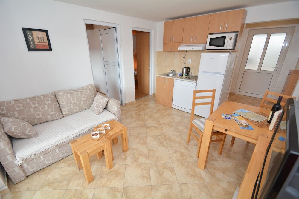 Тиват: Family Tivat Apartments