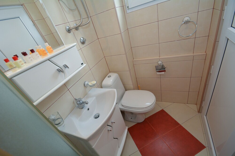 Тиват: Family Tivat Apartments