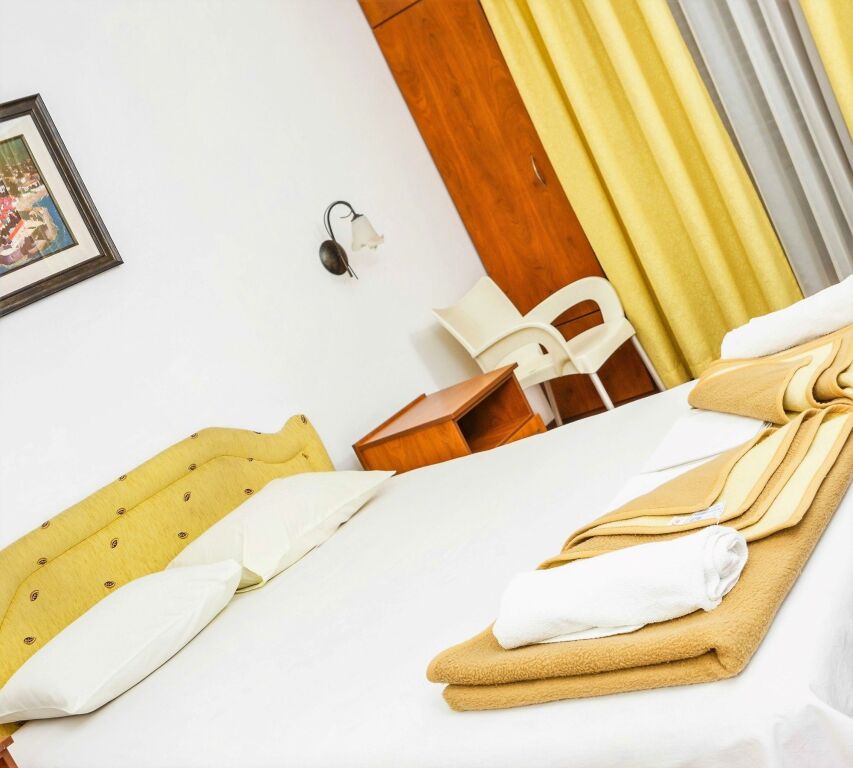 Будва: Central Hotel