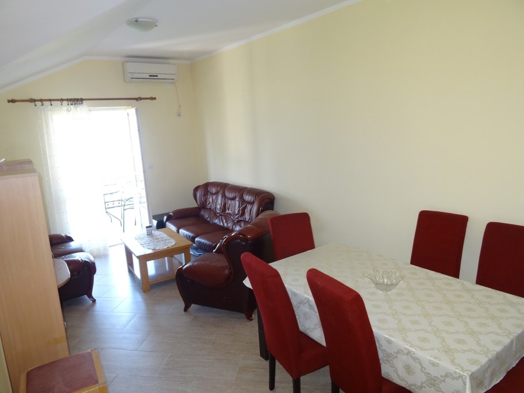 Тиват: Two bedroom Sea view Apartments
