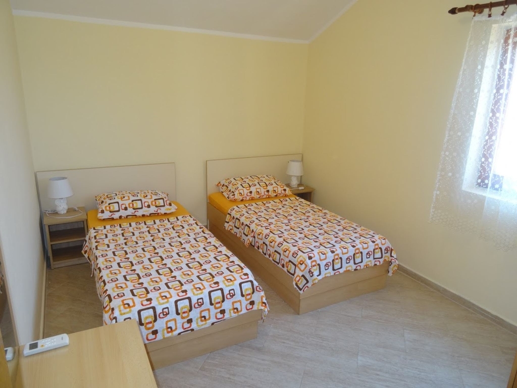 Тиват: Two bedroom Sea view Apartments