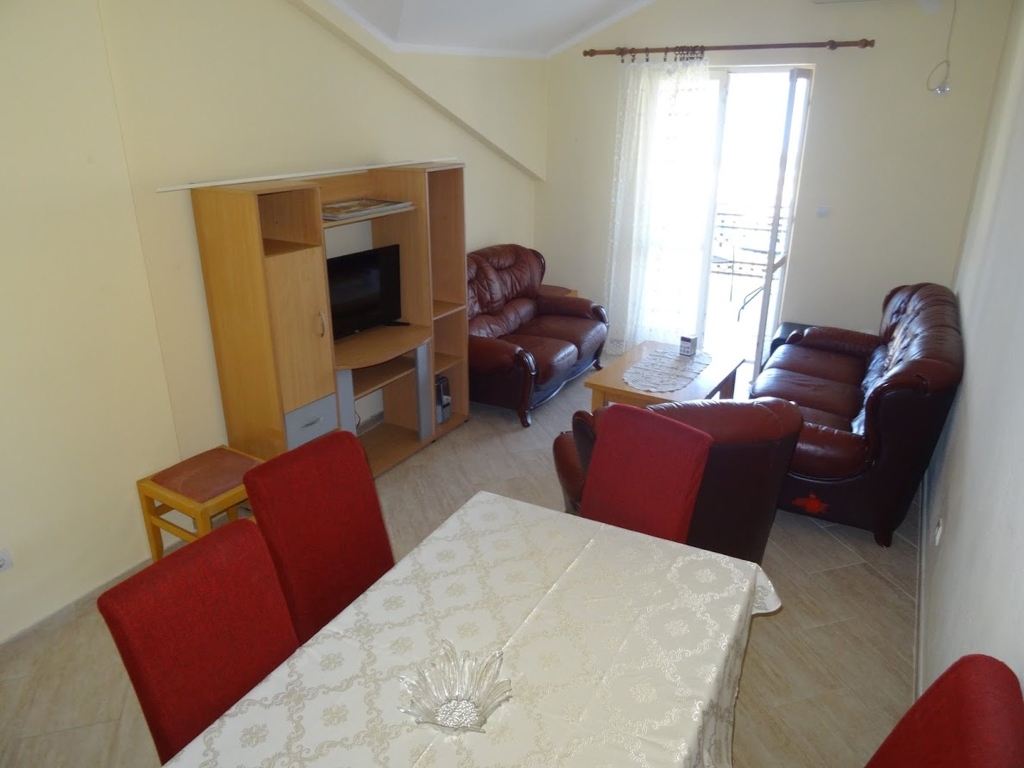 Тиват: Two bedroom Sea view Apartments